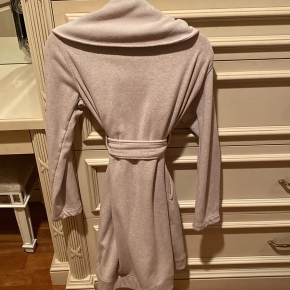 Ugg Robe - Picture 4 of 4